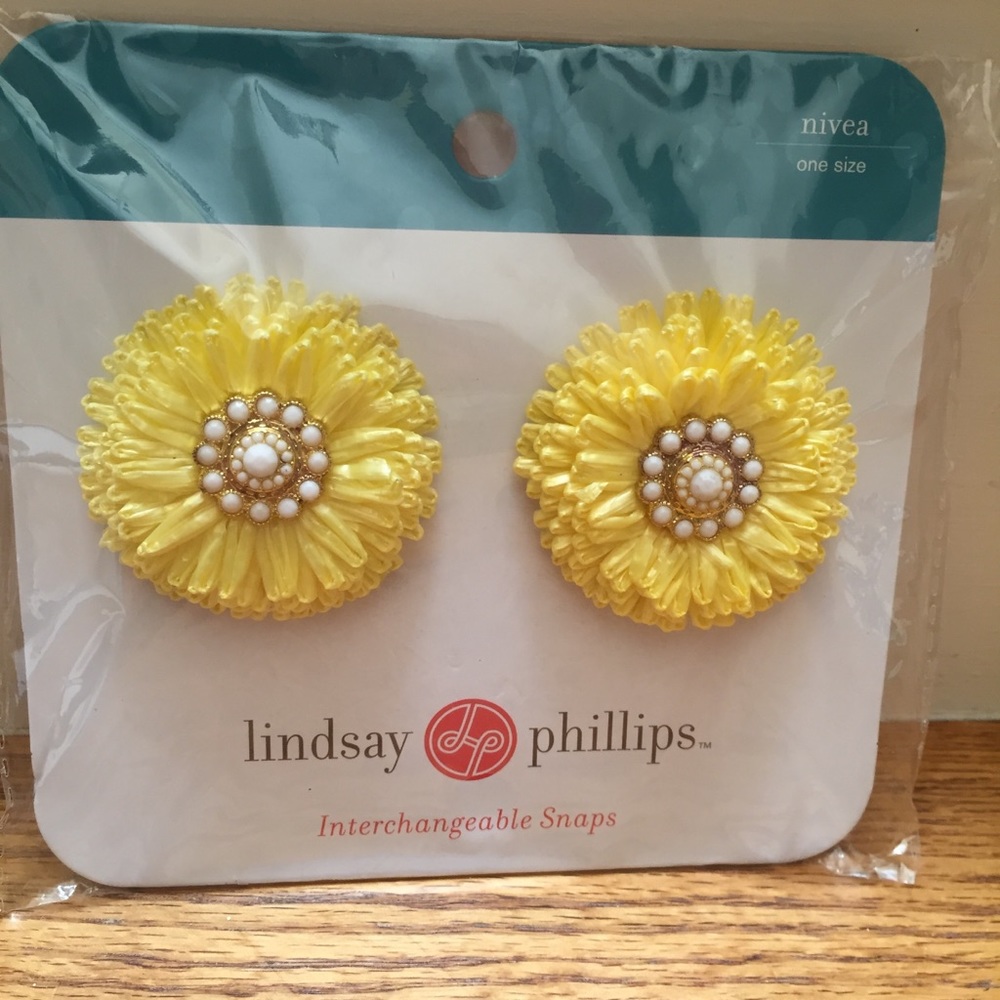 🌼Lindsay Phillips Interchangeable “Nivea” Snaps🌼